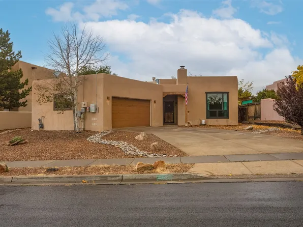 3240 Nizhoni Dr, Santa Fe, NM 87507