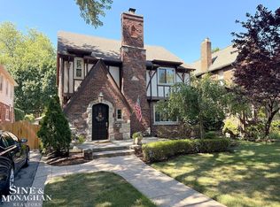 743 Washington Rd, Grosse Pointe, MI 48230