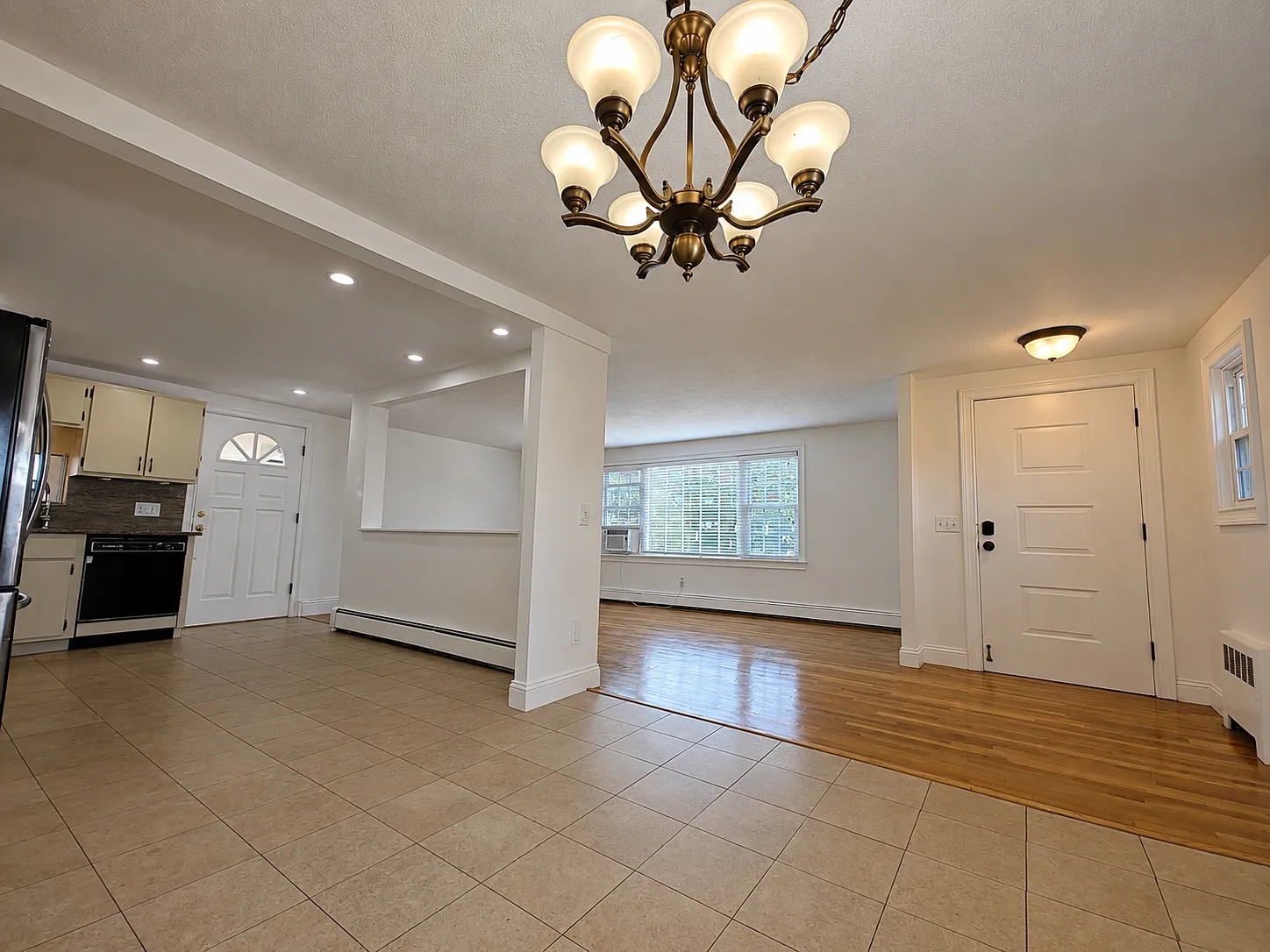 4 bed, 1300 sqft, $4,000 — Photo 2