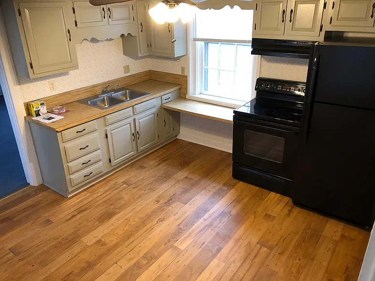 164 S River St #B — Photo 6