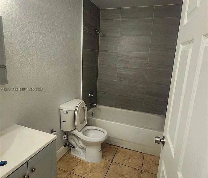 14004 NE 2nd Ave #14004 — Photo 5