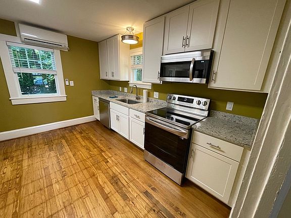 3rd image of 905 W McGee St APT D