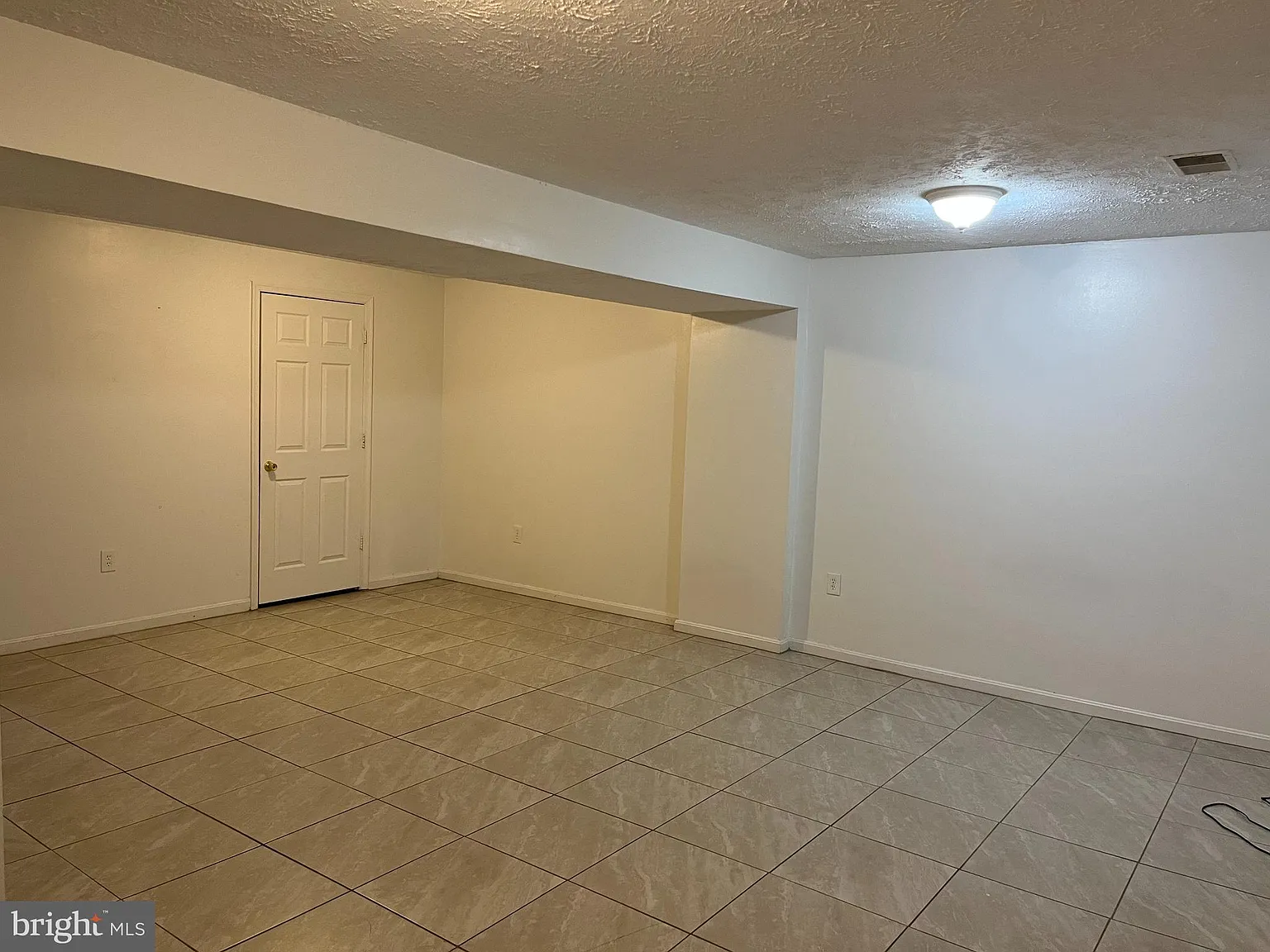 1 bed, 1810 sqft, $1,100 — Photo 4