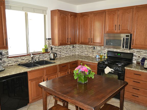 5th image of 5551 Brownfield St
