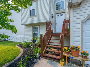 7013 Crescent Boat Ln, Canal Winchester, OH 43110