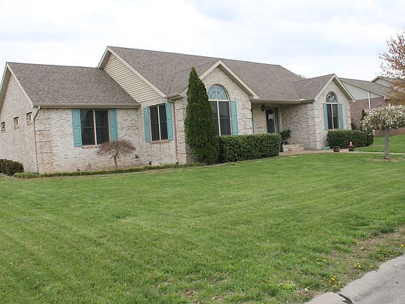 3rd image of 1584 Boxwood Dr