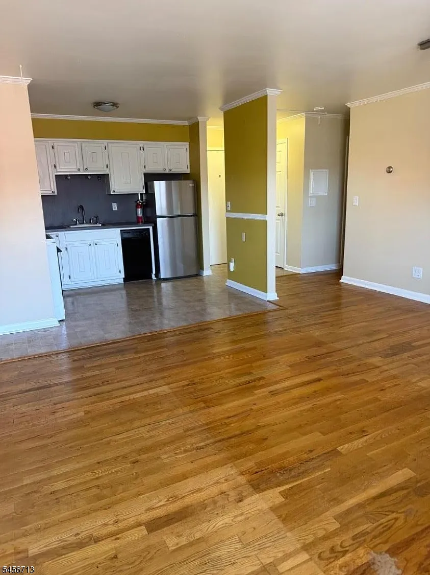 1 bed, 1.0 bath, $1,950 — Photo 1