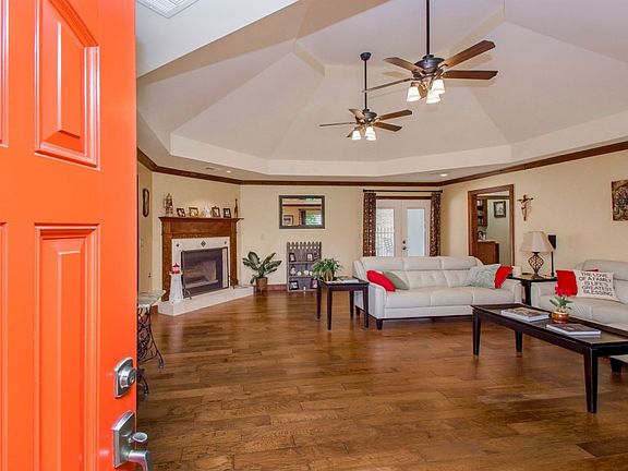 4th image of 12214 Whispering Oaks Dr