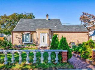 123 Division Ave, Levittown, NY 11756