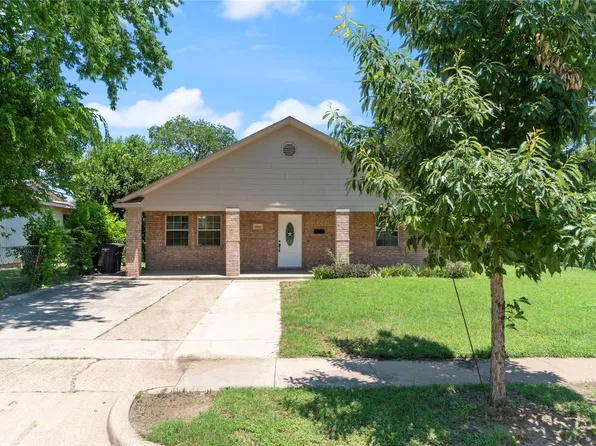 1016 Sharondale St, Fort Worth, TX 76115