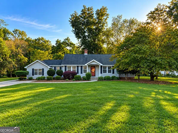 915 Cedar St, Metter, GA 30439