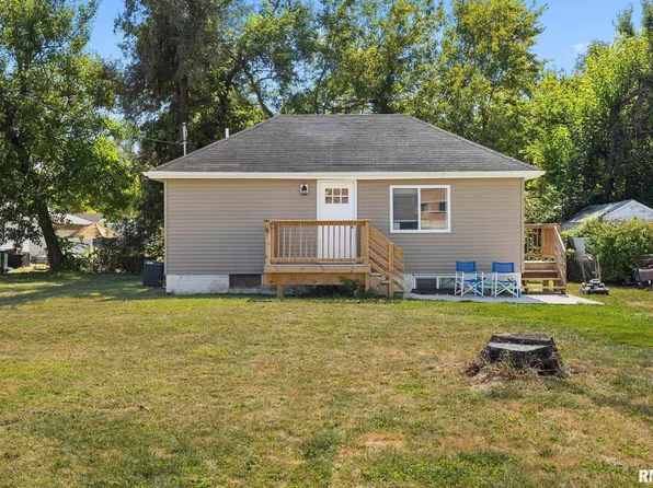 415 Edmund St, East Peoria, IL 61611