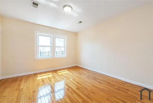 23 Monticello Ave #3 — Photo 6