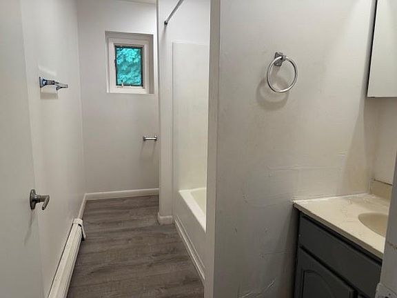 5th image of 687 Jersey Ave #5