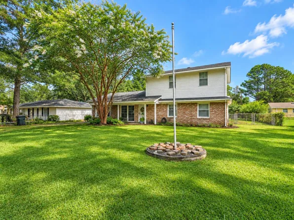 136 Blossom St, Goose Creek, SC 29445