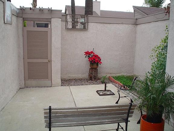 Private Small Yard