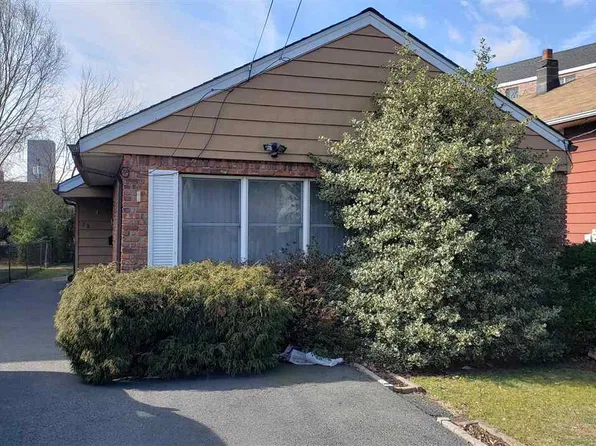 28 Prospect St, Palisades Park, NJ 07650