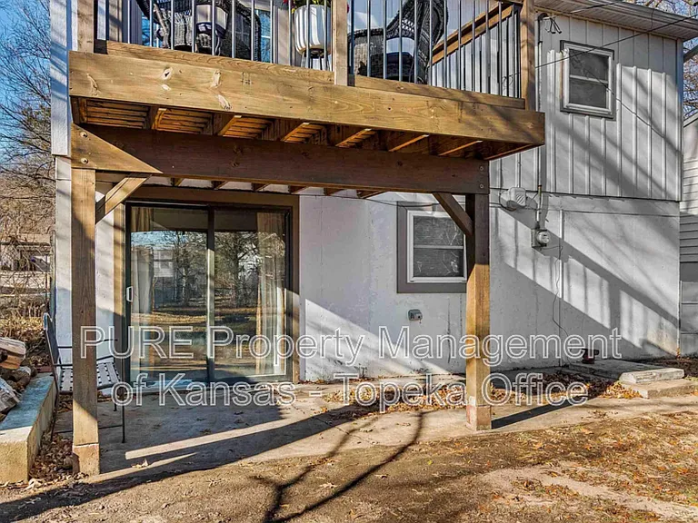 924 SW Watson Ave — Photo 2