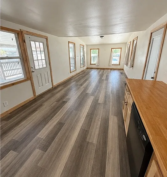 848 Oakwood Dr — Photo 1