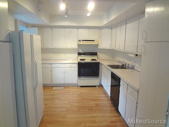 3rd image of 42258 Toddmark Ln