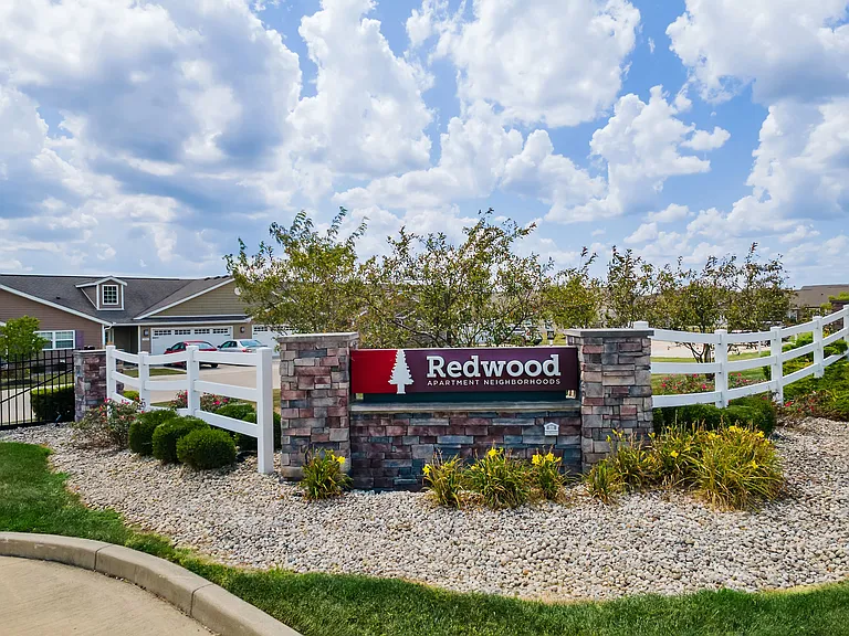 Redwood Tipp City — Photo 3