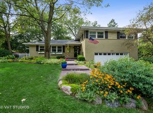 272 Sharon Dr, Barrington, IL 60010