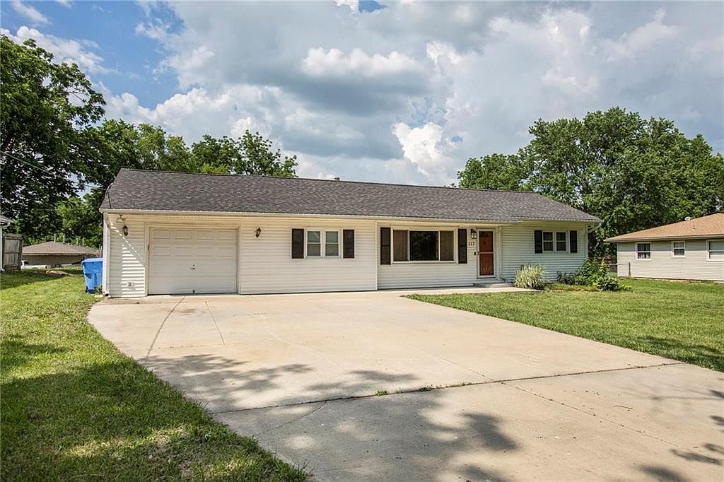 117 E 8th St, Tonganoxie, KS 66086 Zillow