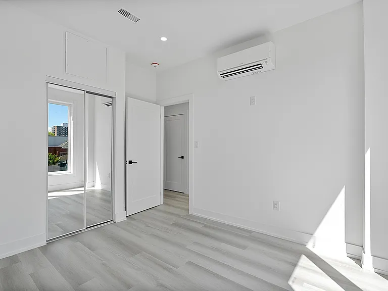 587 Oakwood Ave — Photo 95
