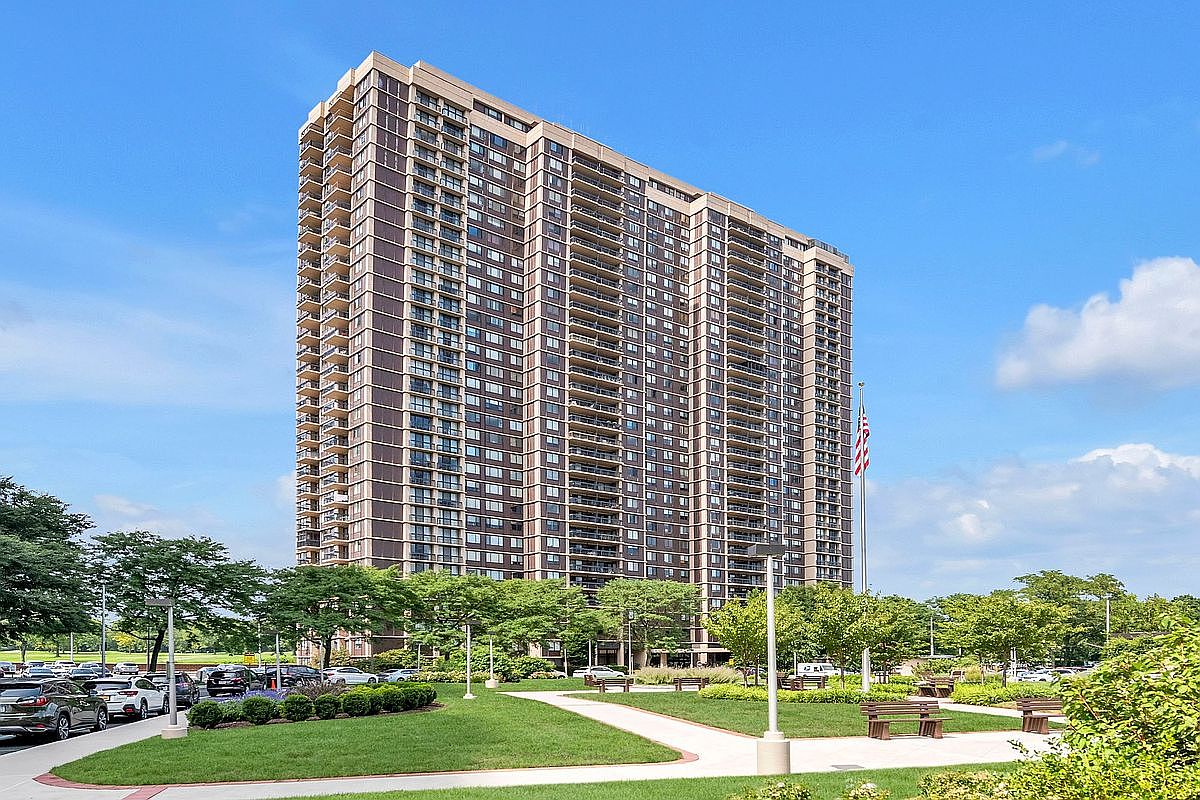 269 Grand Central Pkwy #4V