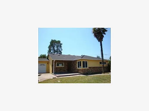 2723 Cherry Ave Photo 1