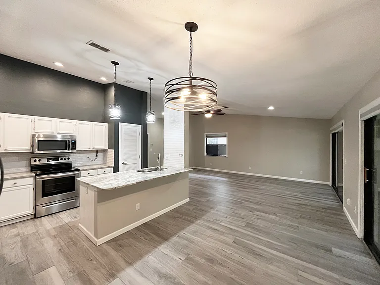 6 Santiago Ct — Photo 1