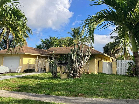 4th image of 9101 Andora Dr