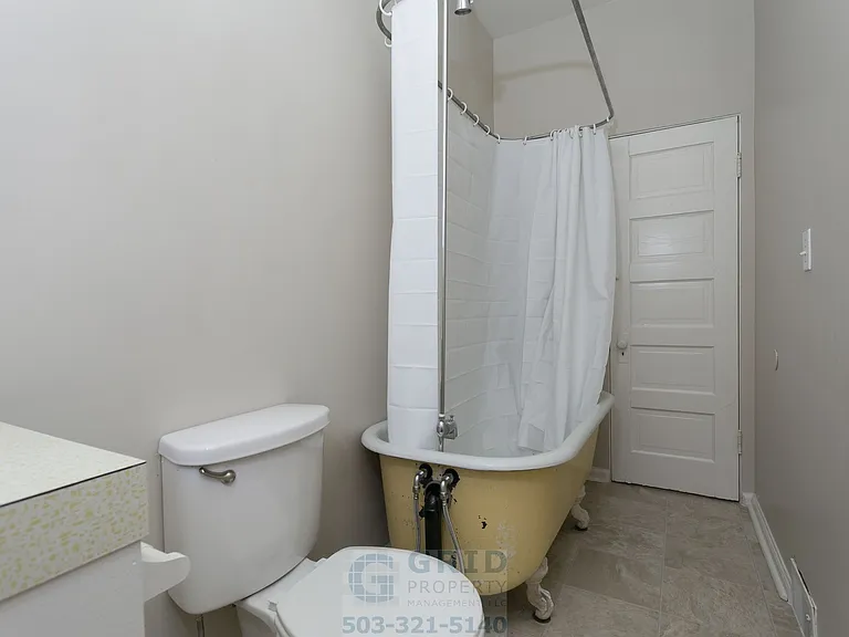 6827 SE Mitchell Ct — Photo 12