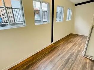 793 Bathurst St #1A, Toronto, ON M5S1Z5
