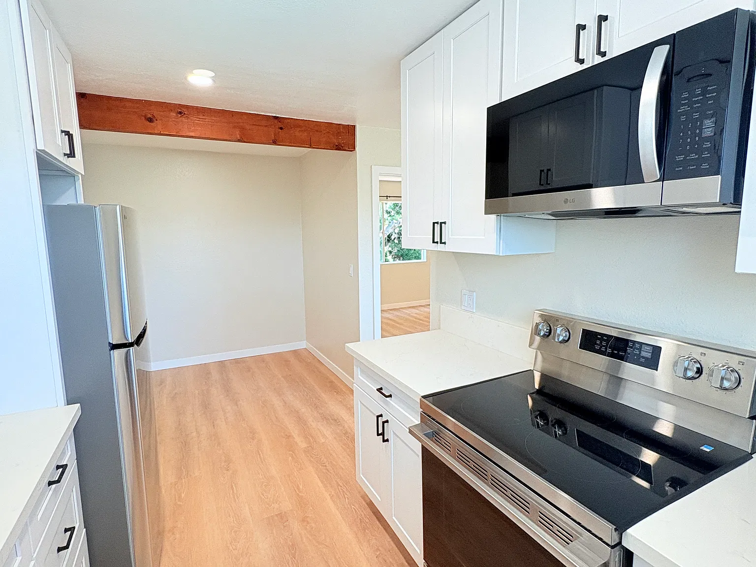 328 S Weitzel St — Photo 1