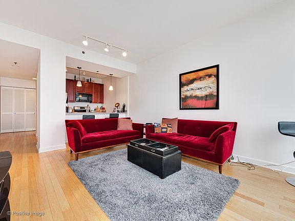 5th image of 1400 S Michigan Ave APT 2102