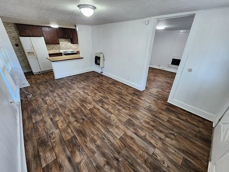 315 S Stonewall St — Photo 2