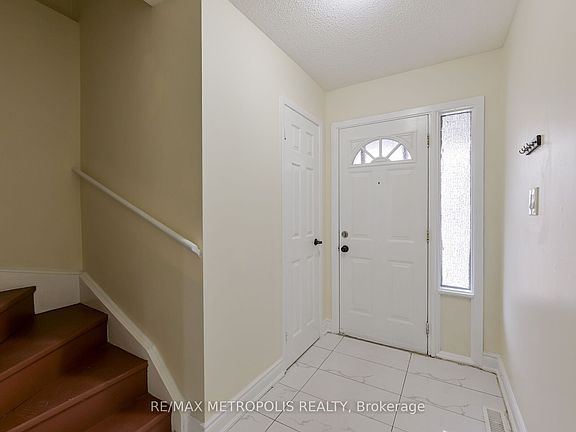 2nd image of 86 Carleton Pl #86