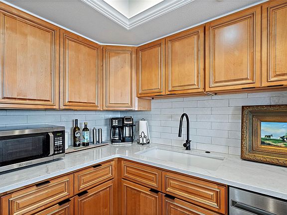 5th image of 1750 Harbor Pl S