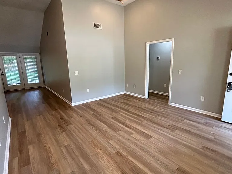 141 Oakwood Dr — Photo 7