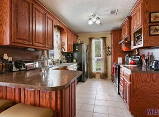 10621 Foster Rd, Baton Rouge, LA 70811