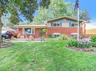 9059 Headley Dr, Sterling Heights, MI 48314