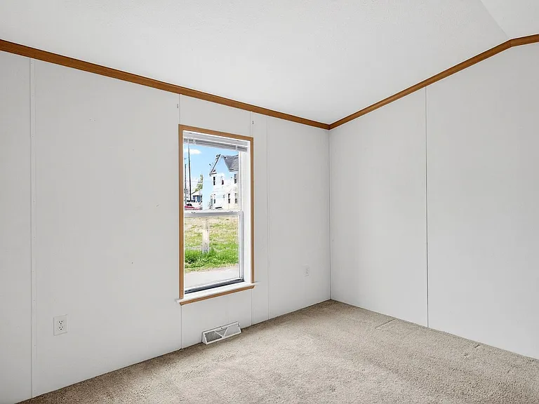 15 W Redwood Ave — Photo 16