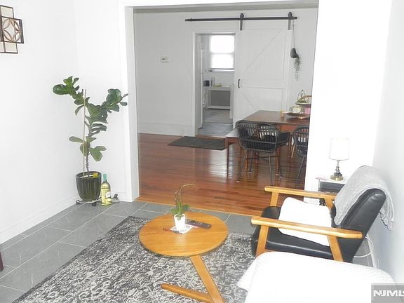5th image of 58 Marshall Ave