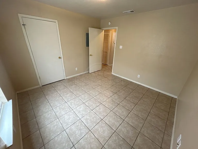 1905 Windward Dr — Photo 10