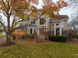 3301 Oxbow Ln, St Charles, IL