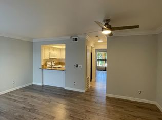2250 N Niagara St #117, Burbank, CA 91504