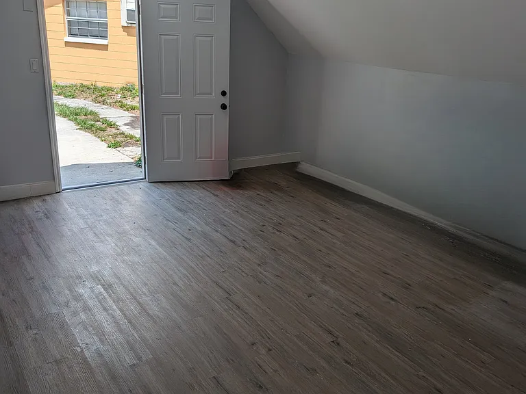 1403 College Park Ln #C — Photo 4