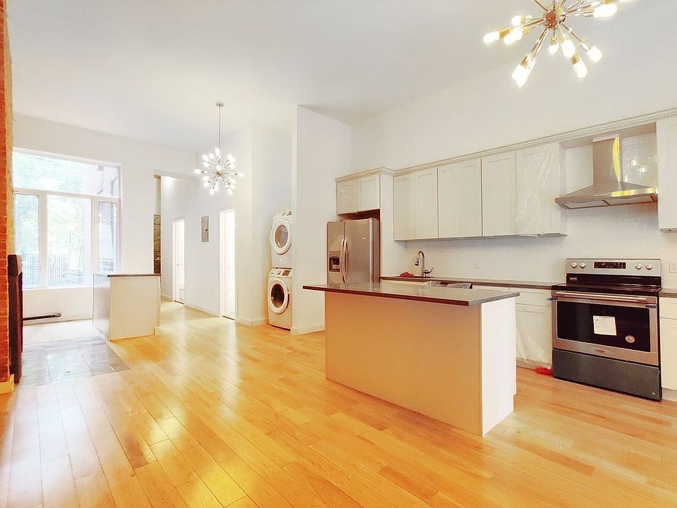 1st image of 113 E 2nd St APT 1