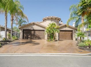 30237 Spray Dr, Canyon Lake, CA 92587
